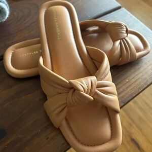 Loeffler Randall puffy leather knot sandals flats size 9.5